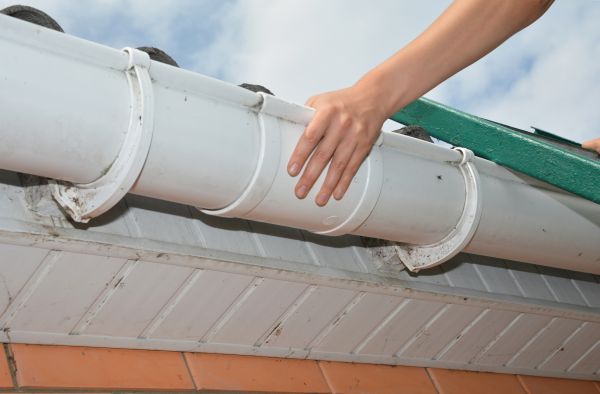 Gutter Reattachment in Grayson
