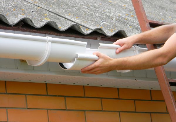 Gutter Hanging in Grayson